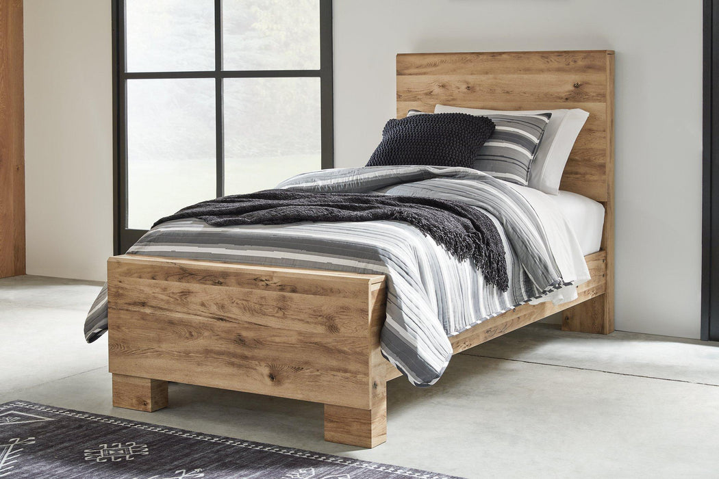 Hyanna Bed