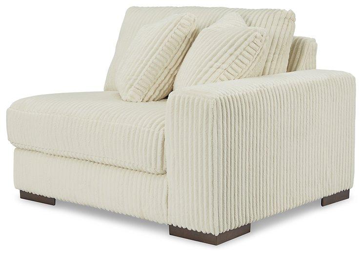 Lindyn Sectional